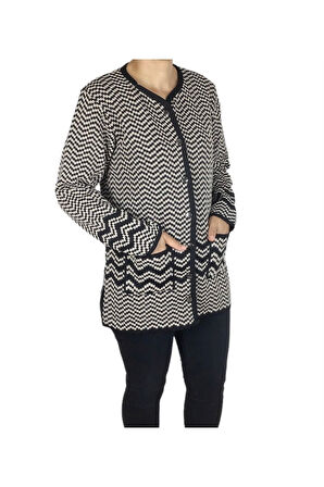 KADIN ÖNÜ DÜĞMELİ CEPLİ DESENLİ KALIN KIŞLIK HIRKA