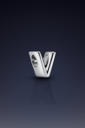 V harf charm 925 ayar gümüş