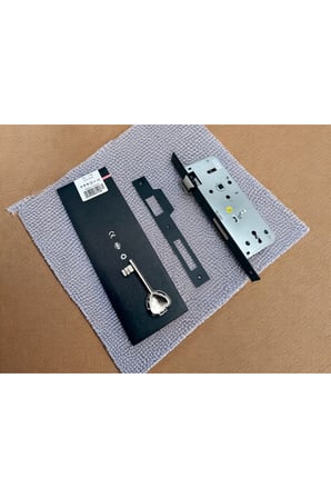 Özen Handles Mat Siyah İç Kapı Gömme Wc Banyo Kilit 40/90/23 Kare 40 Mm 1 Adet