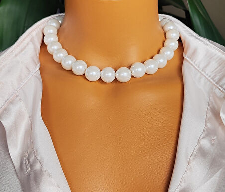 Krem Rengi Büyük İnci Kadın Choker Kolye