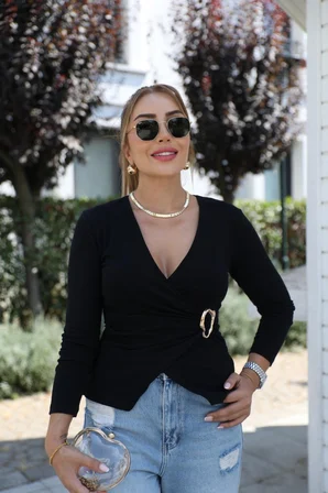 civetta Kadın Uzun Kollu Kruvaze Yakalı Toka Detaylı Viskon Bluz