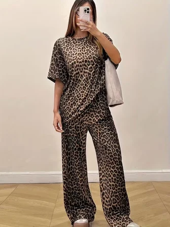 civetta Kadın Kısa Kollu Bisiklet Yaka Iki Iplik Leopar Desenli Bluz Ve Pantolon Ikili Takım