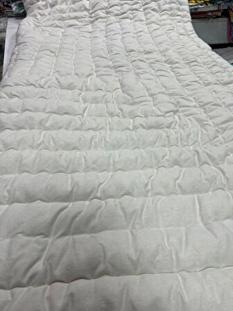 Cotivo Home Çift Kişilik El Yapımı El Sırıması Doğal Yün Yorgan 5 Kg Ağırlığındadır