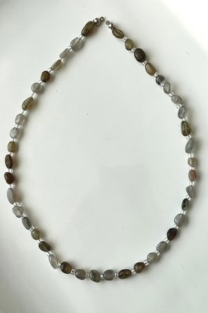 SERTİFİKALI AMORF LABRADORİT DOĞALTAŞ KOLYE