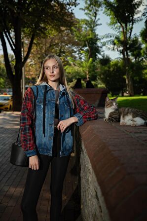 Kadın Fermuar Detaylı Kapüşonlu Jean Ceket