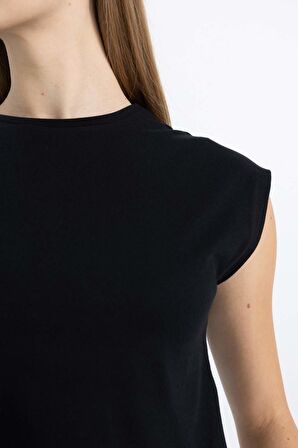 DeFacto Coool Loose Fit Bisiklet Yaka Basic Düz Atlet C5338AX24SMBK81