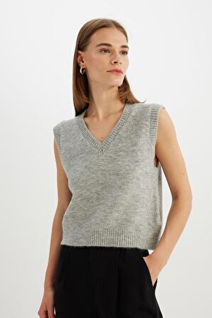 DeFacto Regular Fit V Yaka Basic Düz Premium Triko Süveter C9048AX24WNGR66