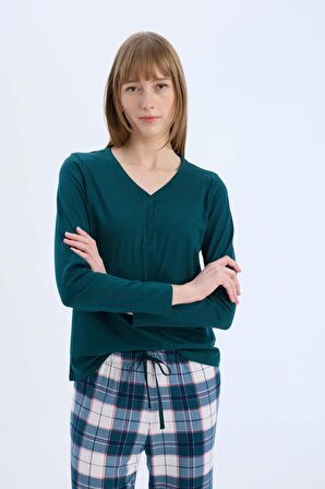 DeFacto Fall in Love Pijama Takımı Regular Fit V Yaka Uzun Kollu Üst Kareli Uzun Alt D2301AX24WNGN1040