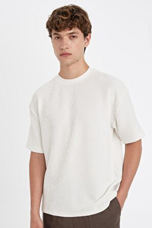 DeFacto Boxy Fit Bisiklet Yaka Kısa Kollu Basic Düz Tişört C8724AX24AUER105