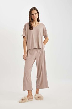 DeFacto Regular Fit V Yaka Casual Kısa Kollu Pijama Üstü-Fall in Love B6181AX24SPBN502