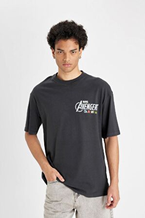 DeFacto Marvel Avengers Boxy Fit Bisiklet Yaka Kısa Kollu Tişört C6517AX24AUAR221