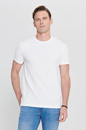 Erkek Beyaz Slim Fit Dar Kesim Bisiklet Yaka Kısa Kollu Yumuşak Tuşeli Basic Tişört