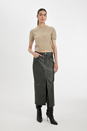 DeFacto Regular Fit Bisiklet Yaka Premium Basic Düz Kısa Kollu Triko Kazak C9049AX24WNBG474