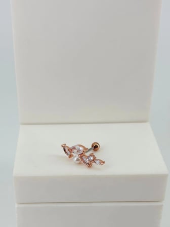 Rose Zirkon Taşlı Uç Kısmı : Pirinç Kıkırdak Bar Uzunluğu : 6 Mm / Bar Kalınlığı 0.8 Mm / Top Boyu 3