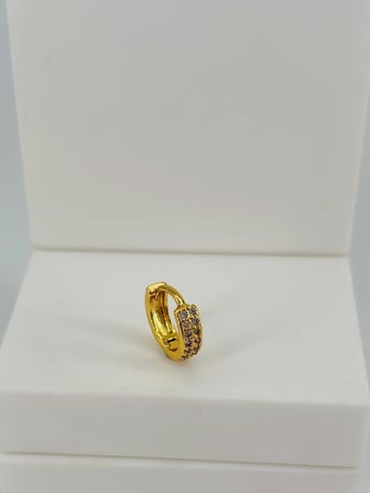 Zirkon Taşlı Uç Kısmı : Pirinç Kıkırdak Bar Uzunluğu : 6 Mm / Bar Kalınlığı 0.8 Mm / Top Boyu 3 Mm /