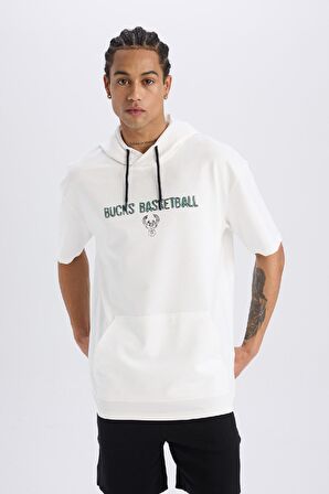 DeFactoFit NBA Milwaukee Bucks Oversize Geniş Kalıp Kapüşonlu Sırt Baskılı Kısa Kollu Tişört D6689AX25SPER105