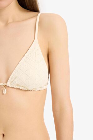 DeFacto Regular Fit Nakışlı Brode Üçgen Bikini Üstü-Fall in Love B6894AX25SMER103