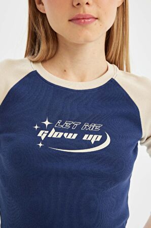 DeFacto Coool Fitted Bisiklet Yaka Fitilli Kaşkorse Baskılı Uzun Kollu Tişört C7927AX24AUIN251