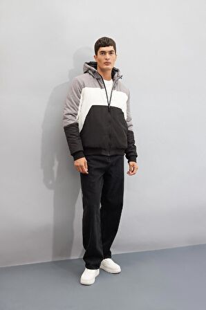 DeFacto Slim Fit Şişme Mont Dar Kesim Renk Bloklu Kapüşonlu Polar Astarlı Fermuarlı N4530AZ24AUGR361