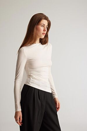 DeFacto Slim Fit Dar Kesim Bisiklet Yaka Basic Düz Soft Touch Uzun Kollu Tişört E5884AX25SPER105