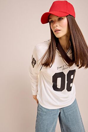 DeFacto Coool Oversize Geniş Kalıp V Yaka Baskılı Forma Kumaşı Uzun Kollu Tişört E5370AX25SMWT32