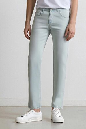 DeFacto Sergio Regular Fit Normal Kalıp Normal Bel Boru Paça Jean Pantolon F2423AX25SPNM63
