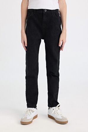 DeFacto Erkek Çocuk Slim Fit Dar Kesim Düz Paça Cepli Siyah Jean Pantolon C3683A824AUNM40
