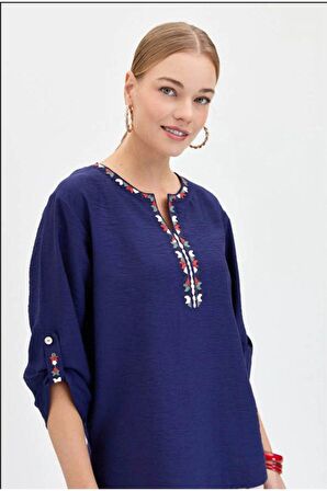 Kadın Açma Yaka Yakası Etnik Nakışlı Gömlek Lacivert