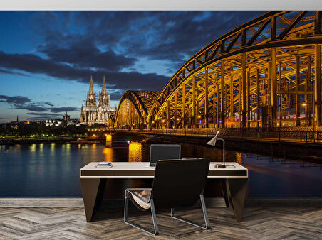 Köln Katedrali ve Hohenzollern Köprüsü Manzaralı Duvar Kağıdı