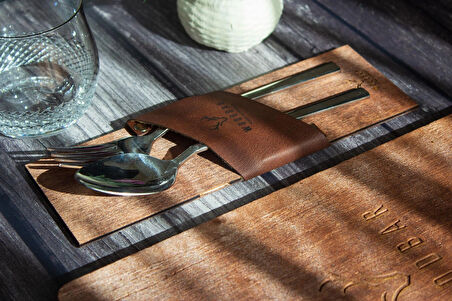 Ahşap ve Deri Çatal-Bıçak Tutucu