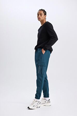 DeFactoFit Sporcu Jogger Eşofman Altı Standart Fit Üç Cepli Beli Bağcıklı Lastikli Paça D3741AX24WNBE821