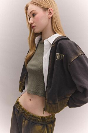 DeFacto Coool Crop Kapüşonlu Baskılı Soluk Yıkama Efektli Kalın Fermuarlı Sweatshirt C4475AX24SPAR191