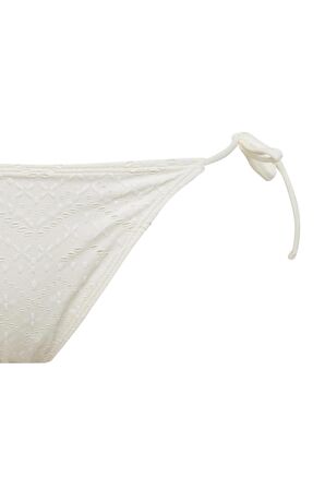 DeFacto Regular Fit Nakışlı Bikini Altı-Fall in Love B6895AX24SMWT16