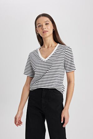 DeFacto Regular Fit V Yaka Çizgili Kısa Kollu Tişört X2715AZ24SMBK81
