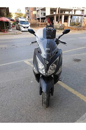 Sym Joymax 250 İ Ön cam 2013 2016 Model Yılı 54cm Şeffaf Renk 4mm Kısa Spor Cam Cam