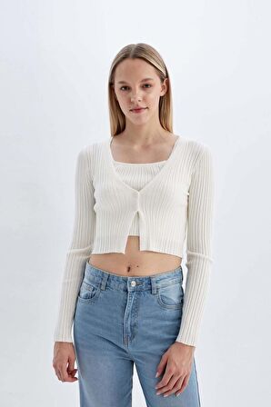 DeFacto Regular Fit Crop Düğmeli V Yaka Triko Hırka A2076AX24AUER103