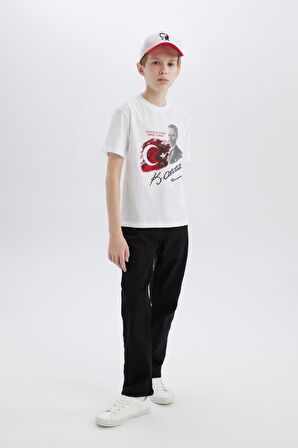 DeFacto Erkek Çocuk Straight Fit Standart Paça Basic Düz Jean Pantolon B5445A825SMNM40