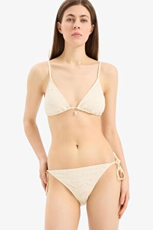 DeFacto Regular Fit Nakışlı Brode Üçgen Bikini Üstü-Fall in Love B6894AX25SMER103