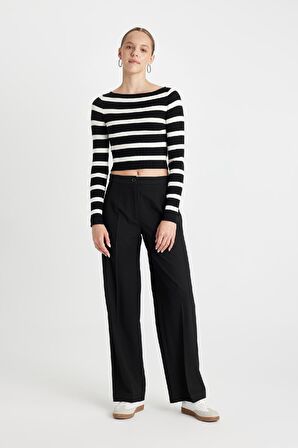 DeFacto Slim Fit Dar Kesim Çizgili Kayık Yaka Triko Kazak C9217AX24WNBK56