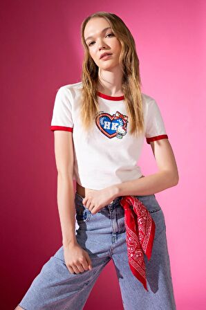DeFacto Coool Hello Kitty Fitted Bisiklet Yaka Ribana Kısa Kollu Tişört D4215AX24HSWT32