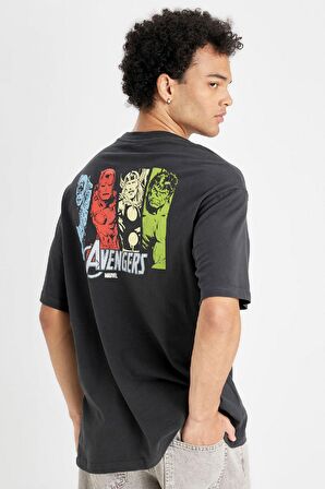 DeFacto Marvel Avengers Boxy Fit Bisiklet Yaka Kısa Kollu Tişört C6517AX24AUAR221