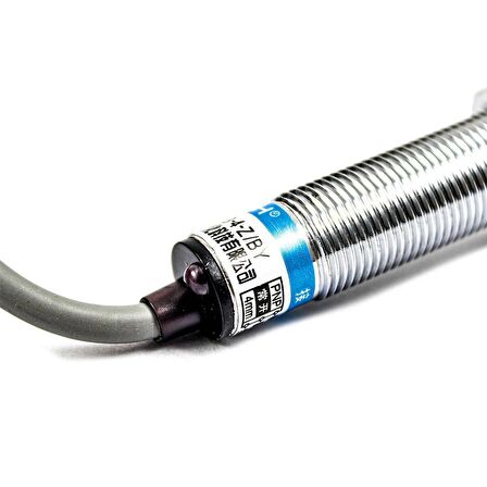 LJ12A3-4-Z/BY Endüktif PNP Yakınlık Sensörü