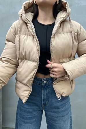 Bej Fermuarlı Kapüşonlu Kısa Şişme Mont