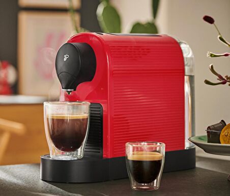 TCHIBO Cafissimo Pure+ Kapsüllü Kahve Makinesi Kırmızı