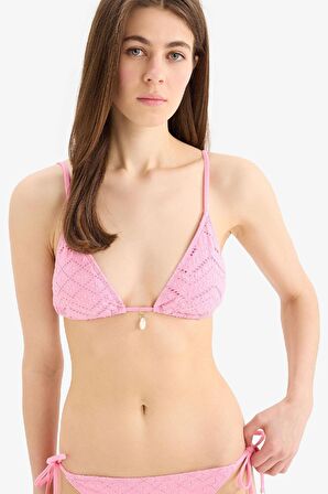 DeFacto Regular Fit Nakışlı Brode Üçgen Bikini Üstü-Fall in Love B6894AX25SMPN164