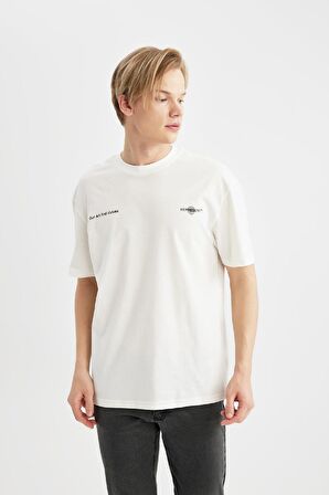 DeFacto %100 Pamuk Comfort Regular Fit Rahat Kalıp Bisiklet Yaka Sırt Baskılı Kısa Kollu Tişört B4369AX24SPER105