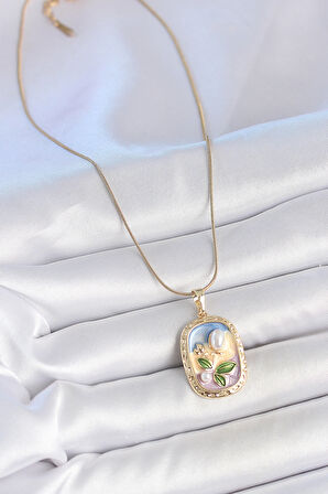 316L Çelik Gold Renk Zincir Mix Renk Mineli İnci Çiçek İşlemeli Portre Model Kadın Kolye