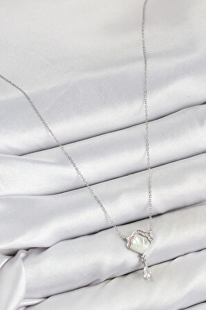 Pirinç Zirkon Taşlı İstiridye Model Gümüş Renk Kadın Kolye