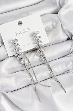 Pirinç Zirkon Taşlı Sallantılı Model Gümüş Renk 925 Ayar Gümüş Çivi Kadın Küpe