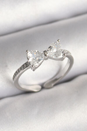 Pirinç Gümüş Renk Zirkon Taşlı Kalp Fiyonk Model Kadın Yüzük